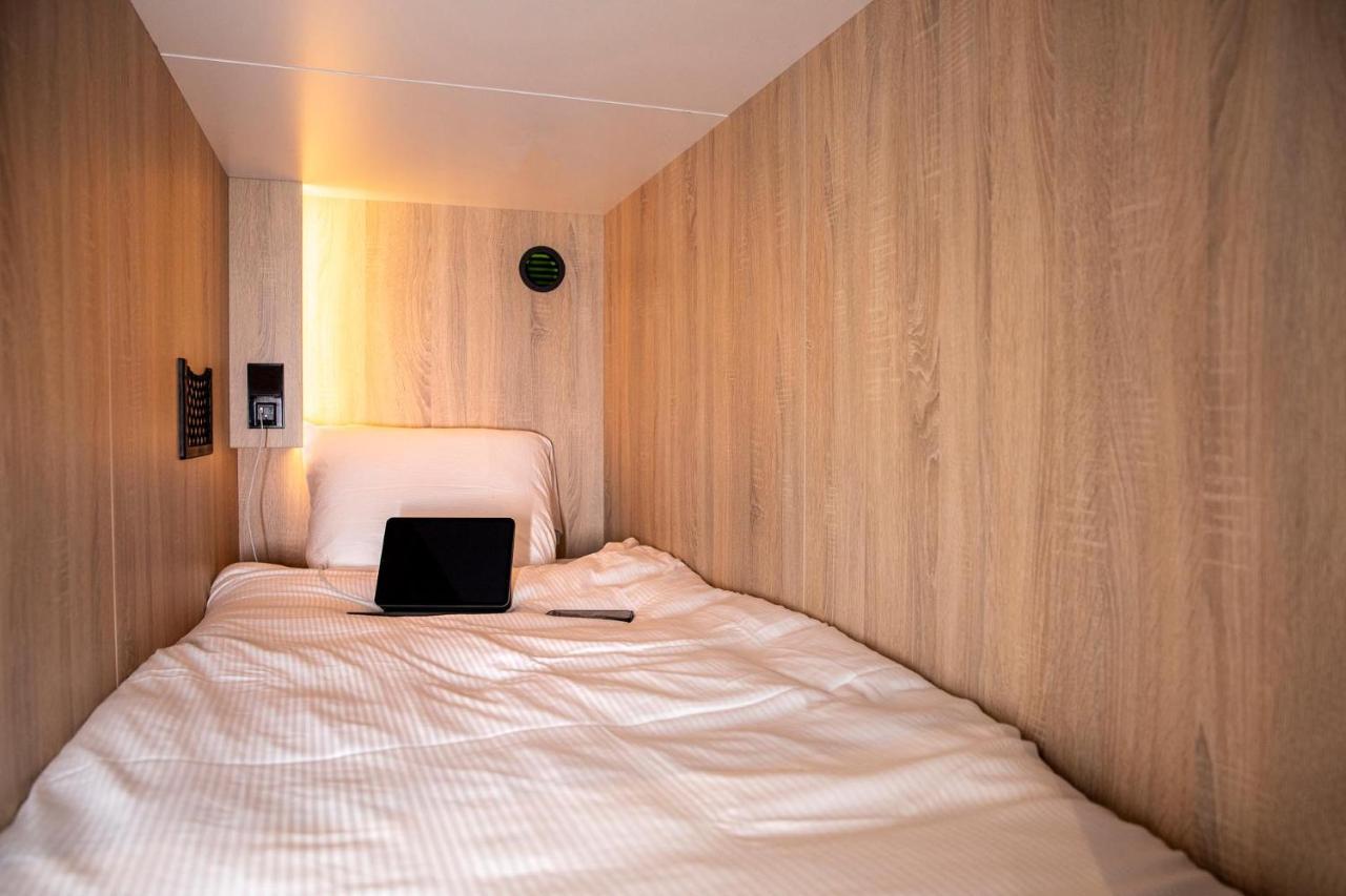 Single Bed Mixed Dormitory Room
